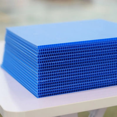 Placa plástica 4mm ondulada azul da folha 3mm de Corflute para sinais