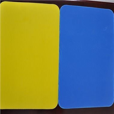 Perfil plástico amarelo da parede do gêmeo do cartão de Coroplast da placa da cavidade dos PP