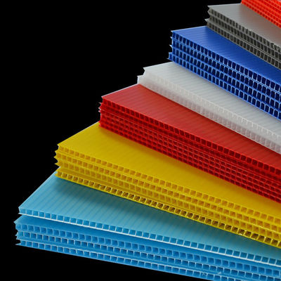 a folha 8mm branca Corona Treatment Corrugated PP de 6mm Coroplast embarca