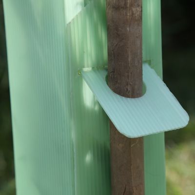 O triângulo corrugou protetores plásticos da planta dos protetores 2mm Corflute da árvore