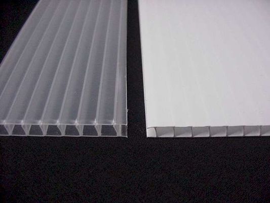 Coroplast colorido antiestático cobre 4mm corrugou as folhas plásticas impermeáveis
