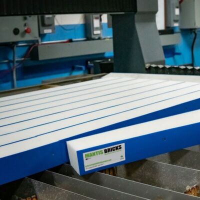 O Waterjet Cutting Brick é especialmente projetado para aplicações de corte a jato de água, fornecendo uma superfície de suporte de corte estável, durável e confiável para melhorar a precisão e a eficiência do corte.